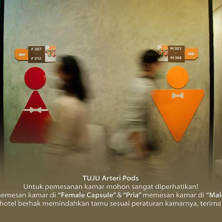 Tuju Arteri Pods Hostel Jakarta Ngoại thất bức ảnh