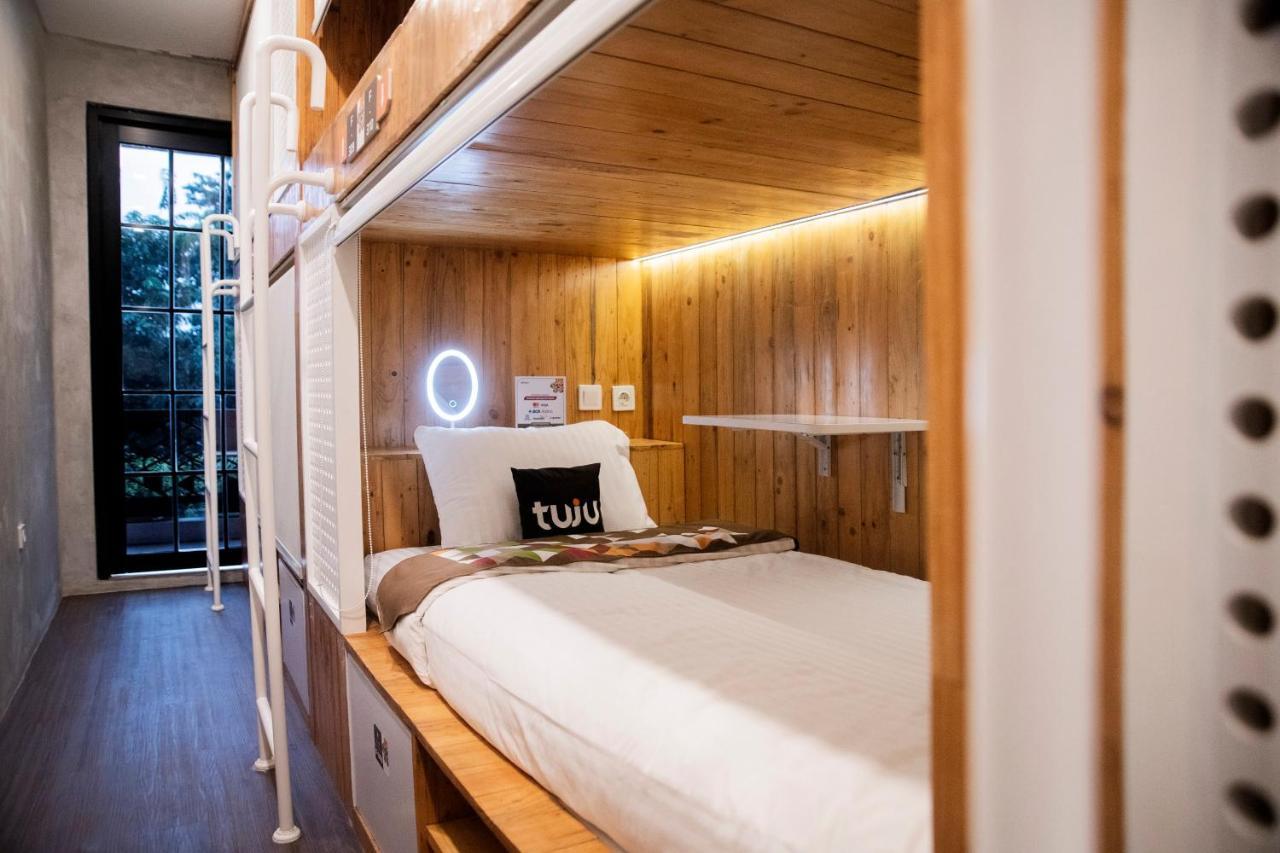 Tuju Arteri Pods Hostel Jakarta Ngoại thất bức ảnh