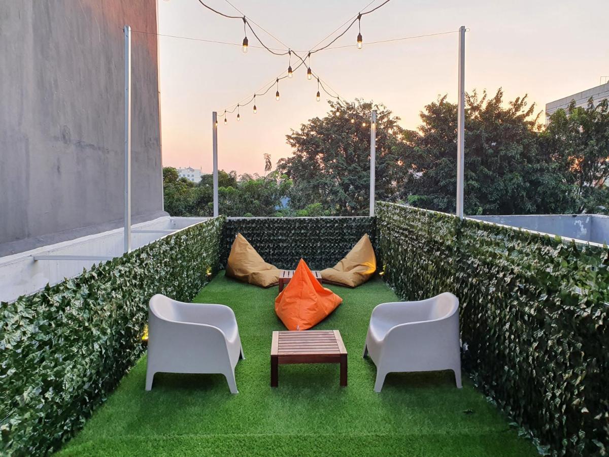 Tuju Arteri Pods Hostel Jakarta Ngoại thất bức ảnh
