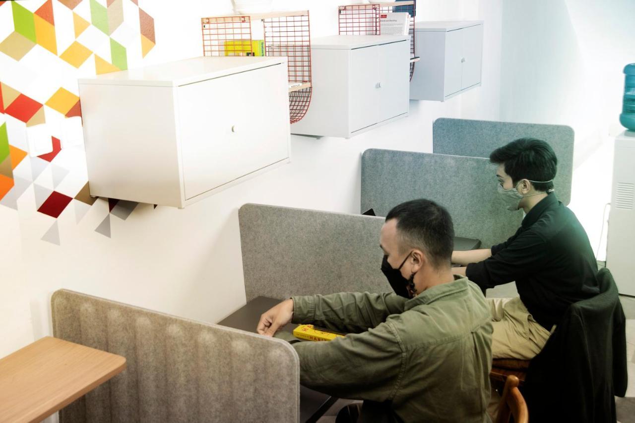 Tuju Arteri Pods Hostel Jakarta Ngoại thất bức ảnh