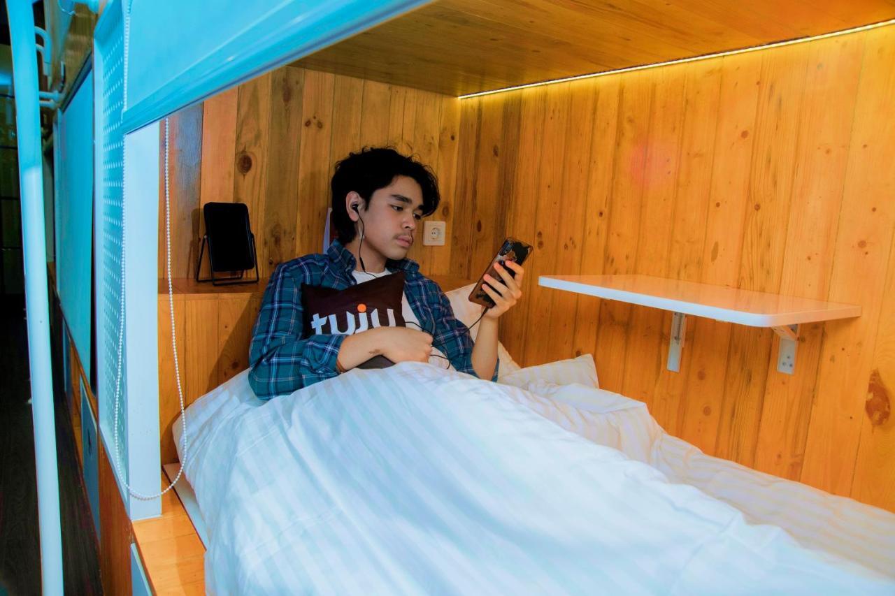 Tuju Arteri Pods Hostel Jakarta Ngoại thất bức ảnh