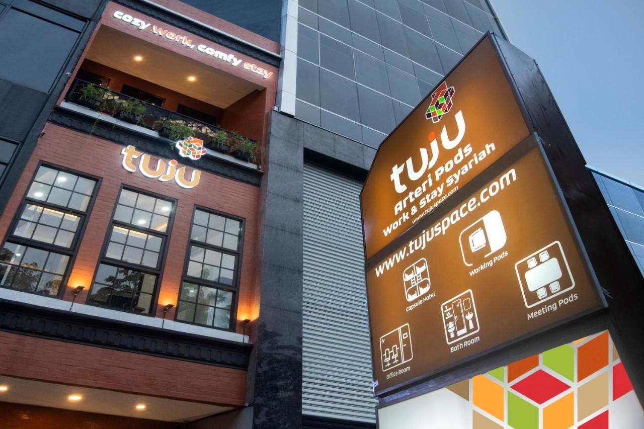 Tuju Arteri Pods Hostel Jakarta Ngoại thất bức ảnh